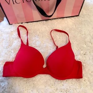 VS PINK Wear Everywhere Push Up Bra 36B